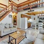 Poconos Vacation Rental 6 Mi To Lake Wallenpaupack