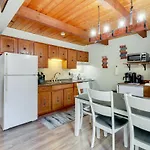 Poconos Vacation Rental 6 Mi To Lake Wallenpaupack