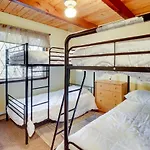 Poconos Vacation Rental 6 Mi To Lake Wallenpaupack